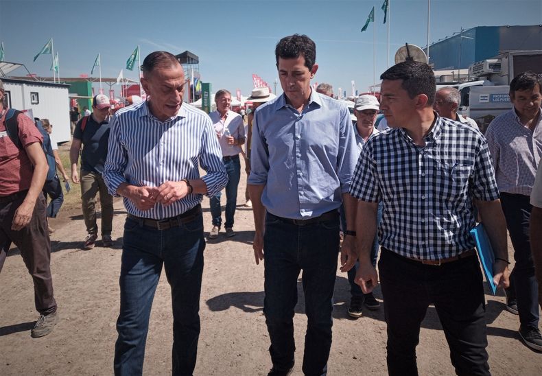 Eduardo De Pedro fue la figura de más peso del Gobierno en la muestra del campo.