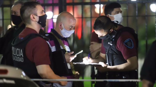 tras la muerte del policia, la ciudad volvio a reclamar el uso de las taser