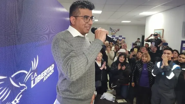 Jairo Guzmán, cuestionado por sus compañeros de ruta en Santa Cruz.