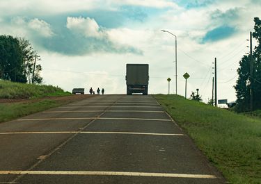 El transporte carretero mueve el grueso de la producción en el Norte Grande. Mejorar las rutas es un imperativo urgente.