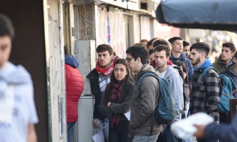 La industria alimenta el desempleo bajo las políticas de Javier Milei