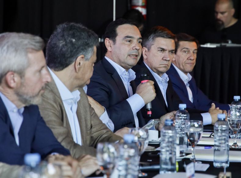 La caja de los gobernadores: suben las transferencias coparticipables, pero pega la baja de la actividad