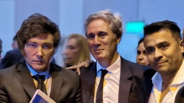 El empresario Andrés Laumann (en el centro), será candidato de Milei en Paraná.
