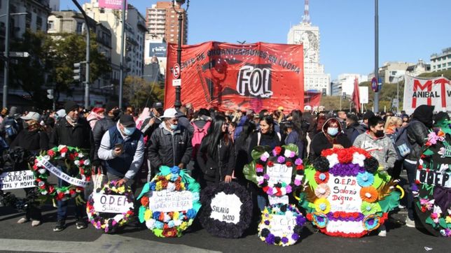 la izquierda vuelve a la calle por un salario minimo de 110 mil pesos