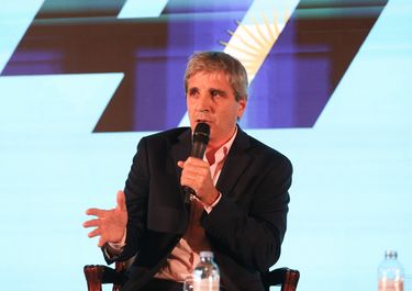 Toto Caputo defendió el modelo ante empresarios e inversionistas