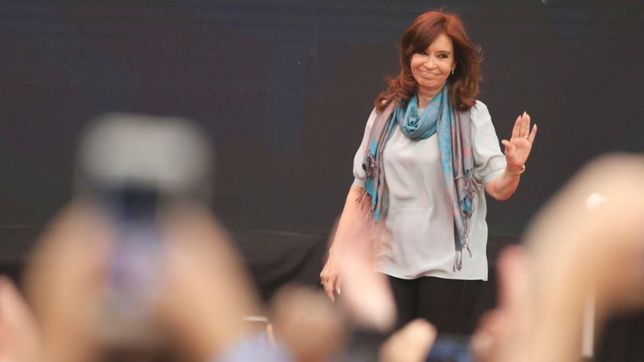 cfk y el desdoblamiento: coqueteo a tres bandas que no altera sus planes