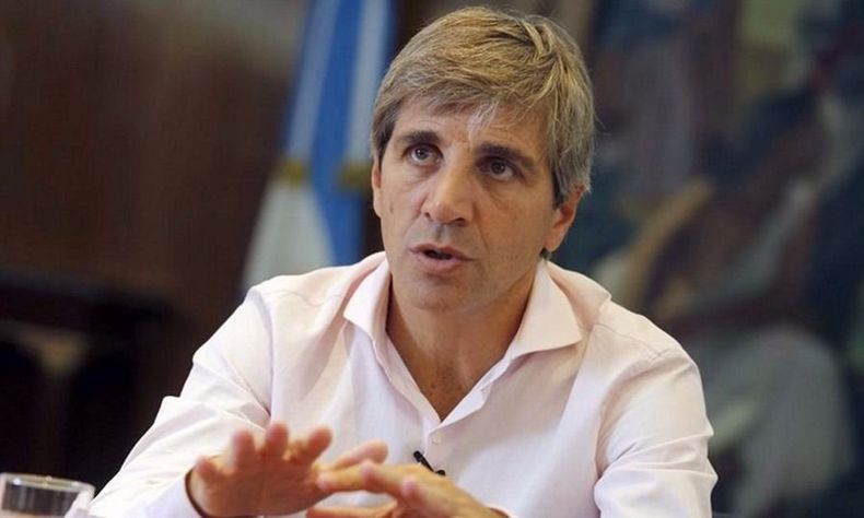 El ministro de Economía, Luis Toto Caputo, hace equilibrio para renovar deuda de Tesoro en medio de una inflación en alza y volatilidad de las tasas