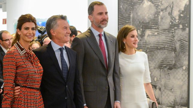 llega el rey de espana con una agenda protocolar y de negocios