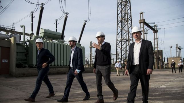 en el piso tambien: la tropa cristinista de energia salio a pegarle a kulfas