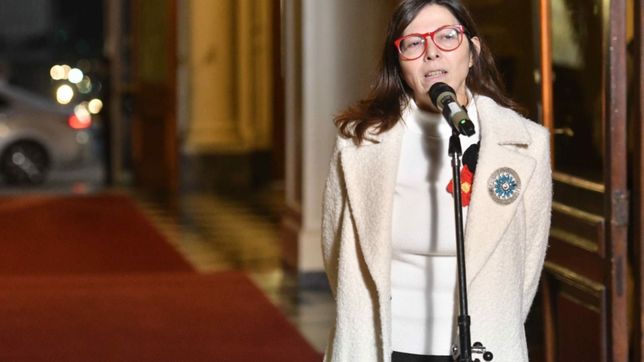 batakis cumple y congela la planta de personal del estado