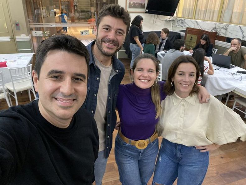 Eduardo Toniolii junto a Juan Monteverde, Caren Tepp y Lucila De Ponti, referentes de Rosario sin miedo, una vertiente del PJ en Santa Fe.