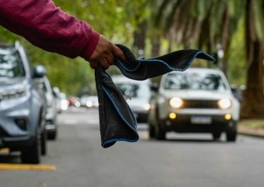 Adherir ley de prohibición de cuidacoches, uno de los objetivos de la gestión de Pablo Javkin en Rosario.
