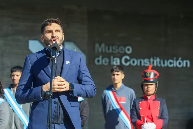 Maximiliano Pullaro orilla los 40 puntos en Rosario, según una encuesta.
