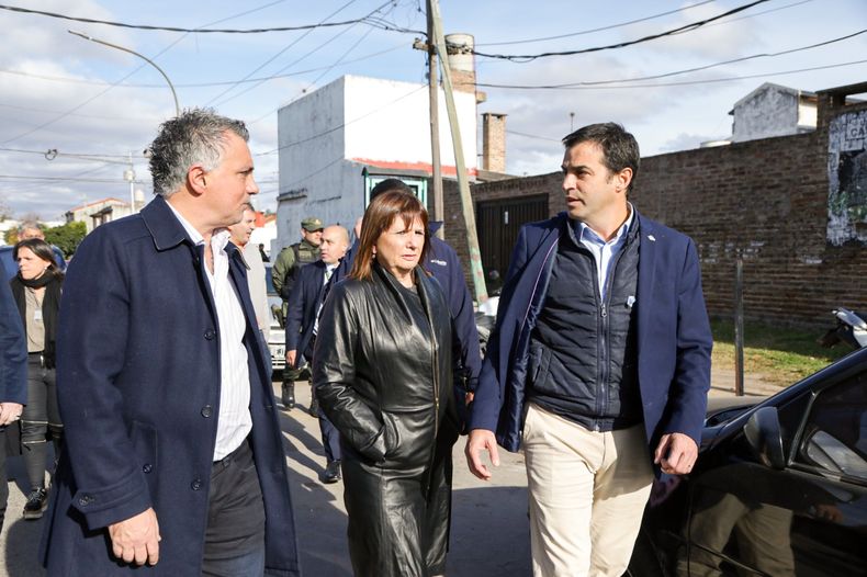 Sebastián Pareja, Patricia Bullrich y Ramón Lanús, el intendente de San Isidro.