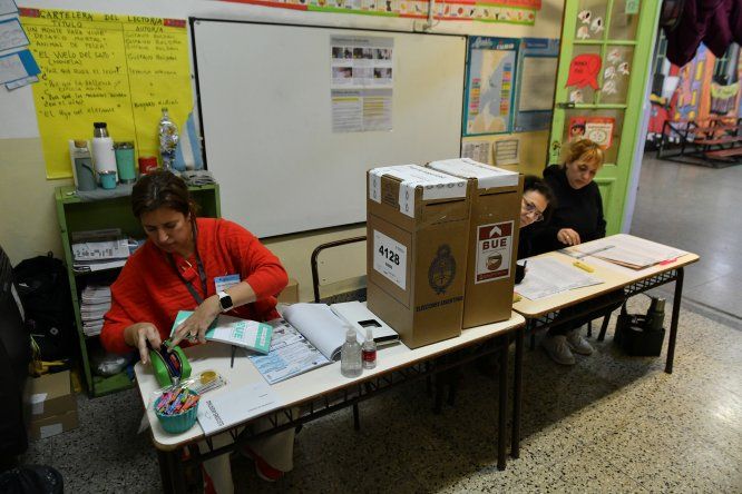En la Ciudad de Buenos Aires utilizaron el sistema de elecciones concurrentes el 13 de agosto y votaron con Boleta Única Electrónica (BUE) y con boleta tradicional de papel. (Foto: NA)