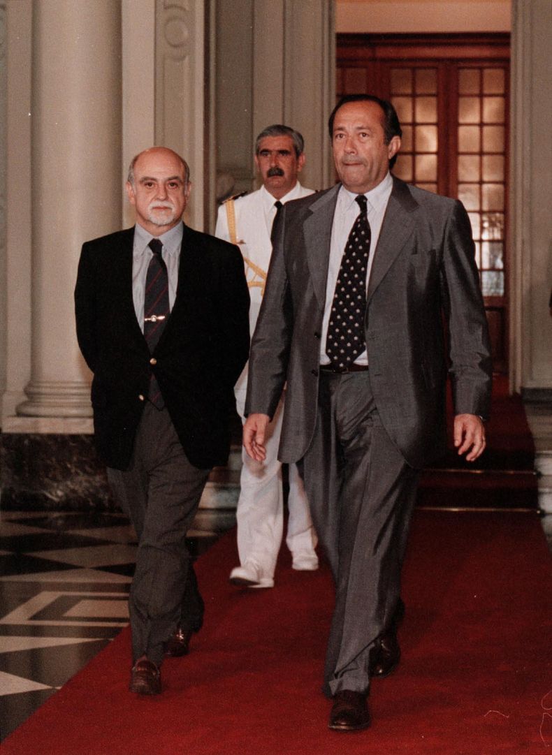 Diciembre 2011. Rodr&iacute;guez S&aacute;a presidente, Barra auditor.