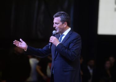 A poco de armar el chino para pagarle al FMI, Massa enfrenta nuevos vencimientos