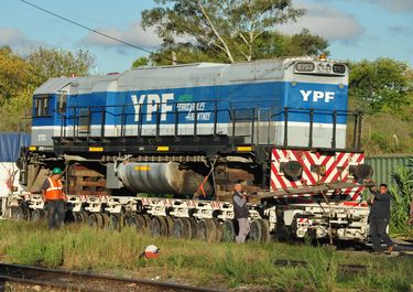 Por su fallido tren de Vaca Muerta, YPF afronta juicios del Estado y una ferroviaria privada