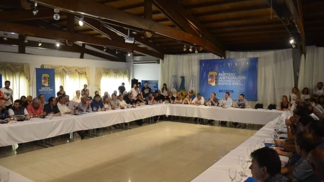 el pj bonaerense avanza con la campana y le marca la cancha a los candidatos