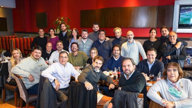 ritondo saca a la cancha a su equipo tecnico y agita la interna amarilla