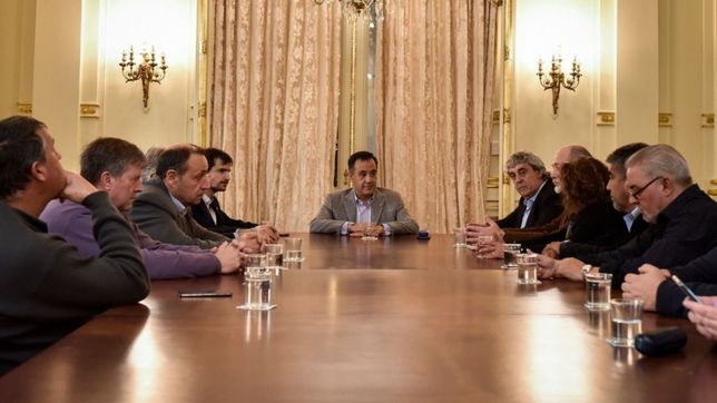 guino a los gobernadores: macri saca del plan de ajuste al fondo docente