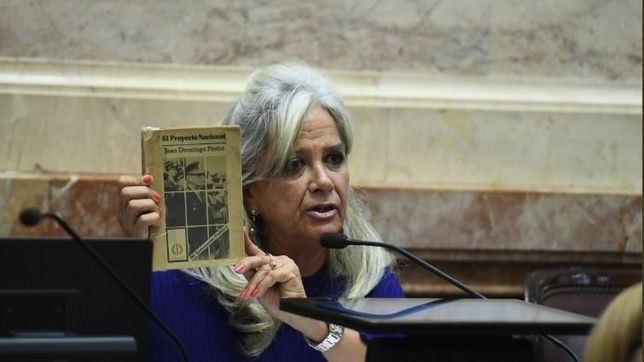 una votacion insolita, la omnipresencia del general y los viajes de macri