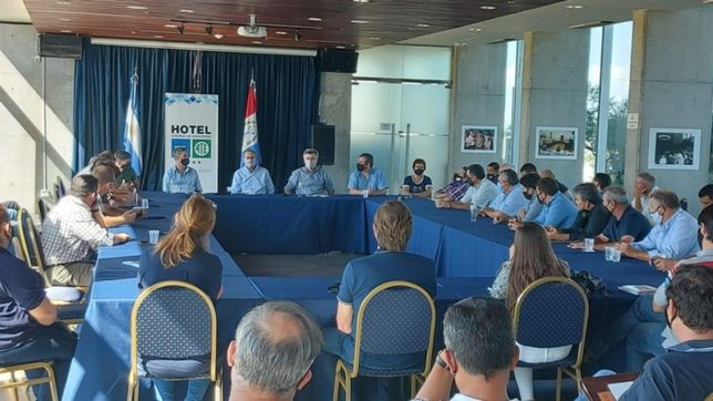 medio centenar de jefes comunales le dan musculo al perottismo