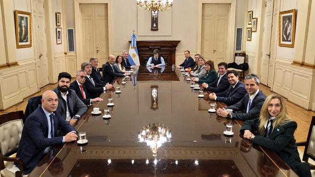 Letra P | Reunión de gabinete en la Casa Rosada