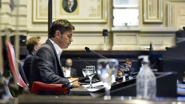 El gobernador Axel Kicillof, en la Legislatura bonaerense.