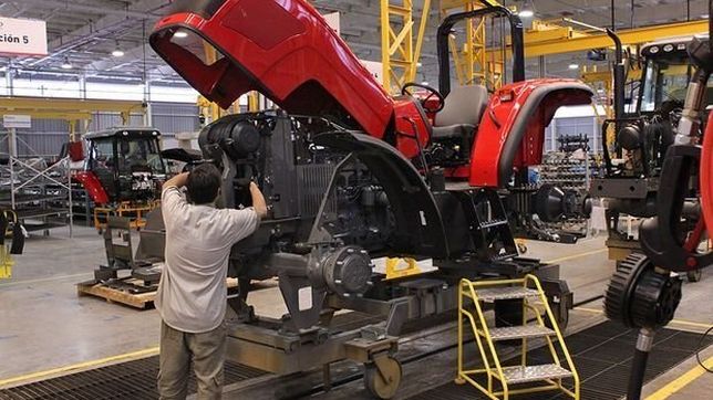 la industria que se deja mimar, pero no atrapar