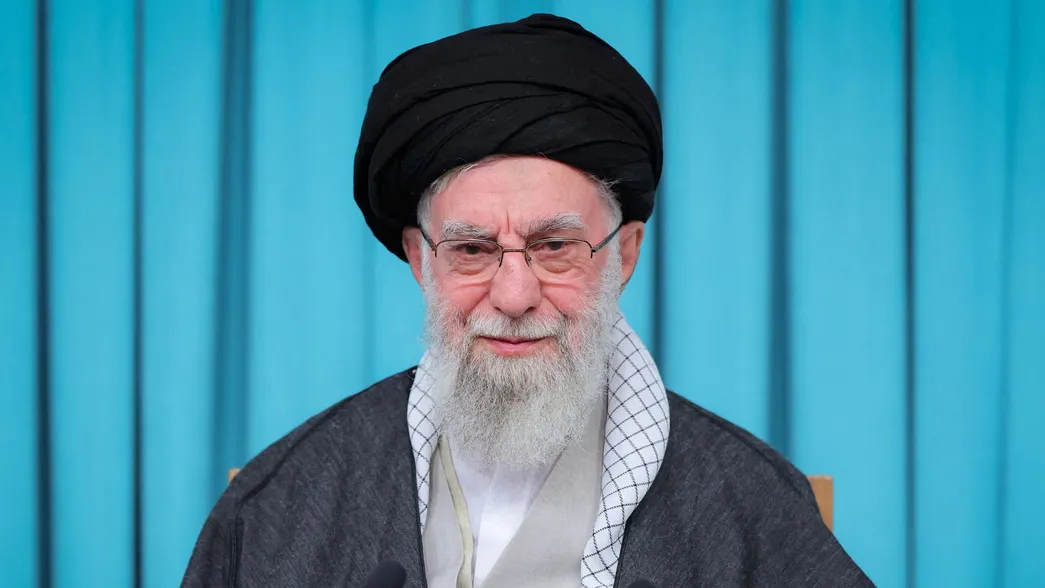 Israel dice que el lider iraní Ali Khamenei habría muerto tras los ataques en Teherán
