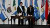 Javier Milei y Gerardo Zamora durante la firma del Pacto de Mayo.&nbsp;