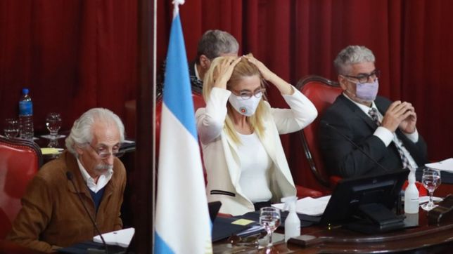 el vidalismo aprobo de madrugada y en soledad el pliego de 41 jueces y fiscales