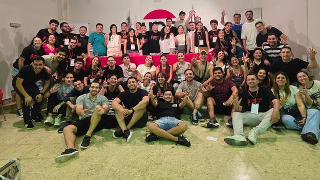 Elecciones en la UCR: un armado provincialista rompió con Lousteau y se quedó con la conducción de la juventud