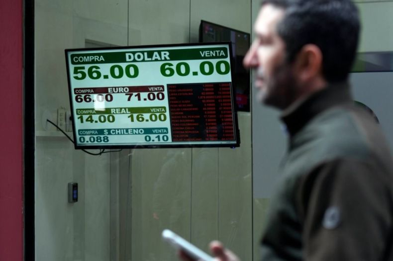 dolar a 60