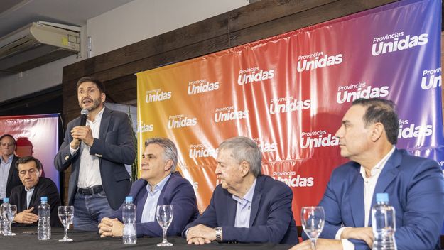 Con dificultades, el gobernador Maximiliano Pullaro construye un interbloque de Provincias Unidas lo más homogéneo posible.