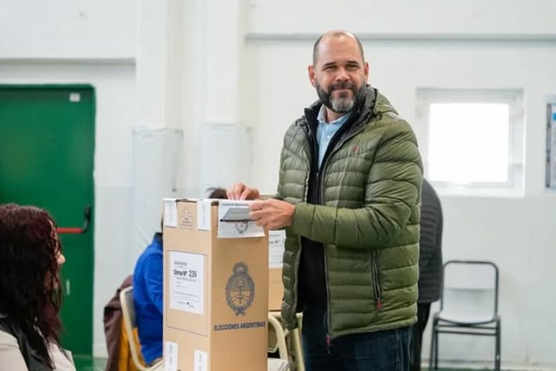 Agustín Tita, candidato de Fuerza Patria en Tierra del Fuego.  Agustín Tita, candidato de Fuerza Patria en Tierra del Fuego.