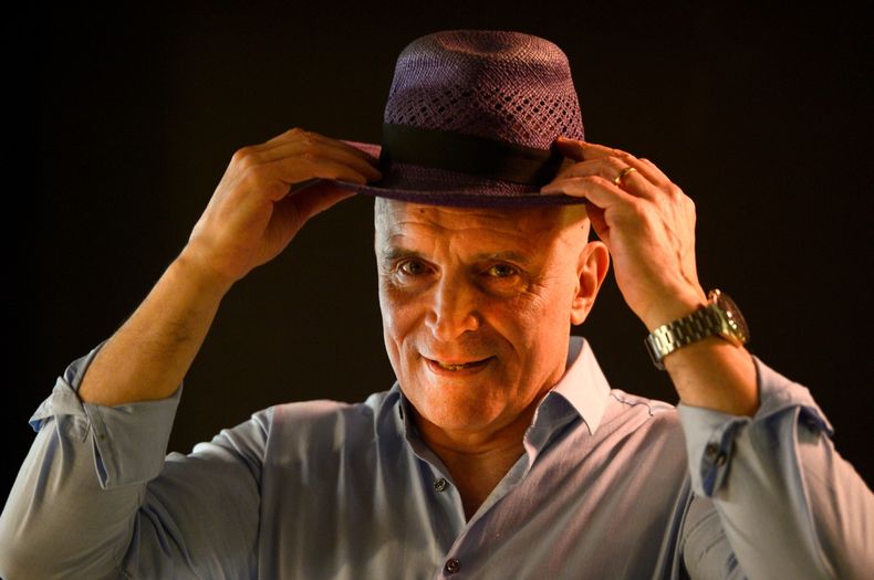 José Luis Espert en el streaming de 0221.com.ar (Foto: AG La Plata).