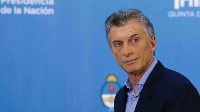 el gobierno desconoce el golpe de estado y macri se mantiene en silencio