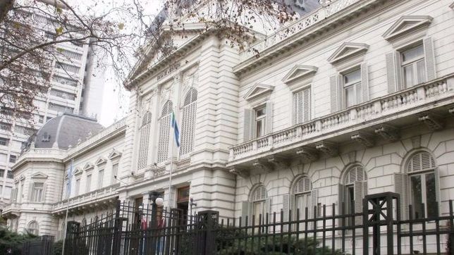 la corte le marca a vidal retraso salarial e insiste con la autarquia judicial