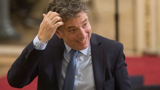 los gastos suntuarios del ministro del ajuste