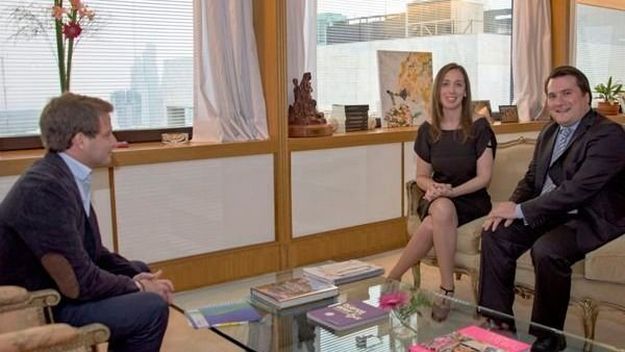 En sintonía con Macri y Vidal, intendente de Cambiemos barrió parientes de su Gabinete