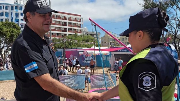 El ministro de Axel Kicillof, supervisa el operativo de Sol a Sol en la costa bonaerense.