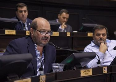 La oposición presentó un paquete de medidas para auxiliar a los intendentes