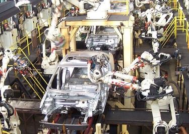 Impulso de la construcción y caída de automotores, primeros signos de 2018
