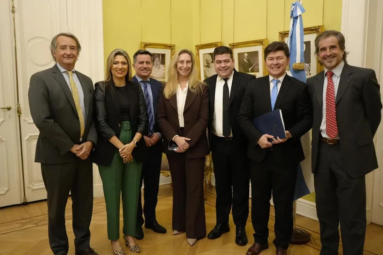 Karina Milei con el contingente de Diputados libertarios. 