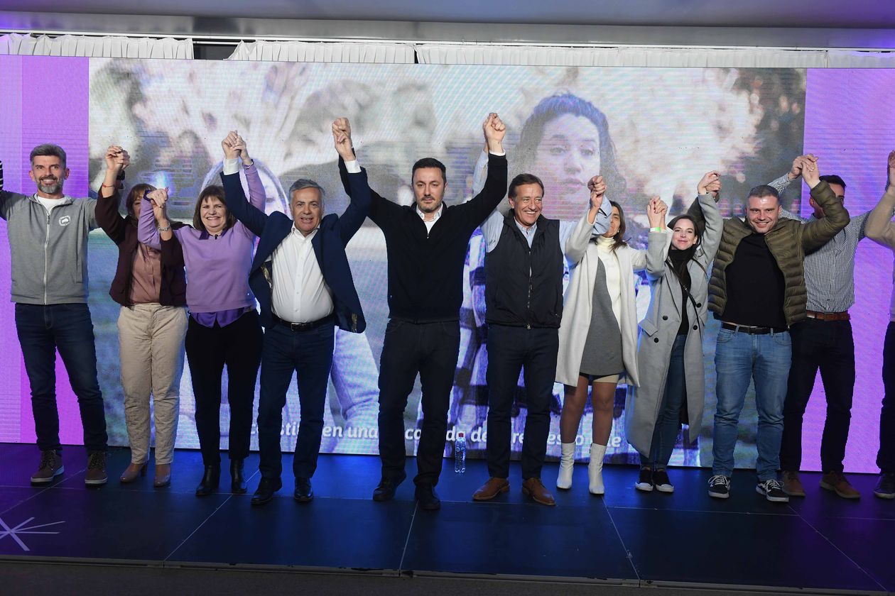 Con Bullrich, Cornejo festejó la victoria en las PASO de Mendoza