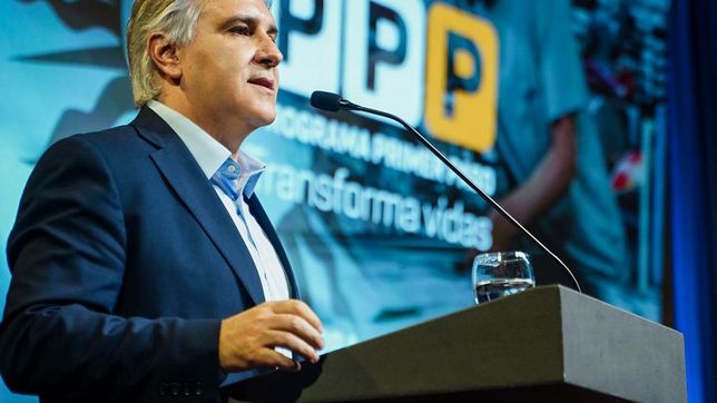 El gobernador de Córdoba, Martín Llaryora, relanzó un programa de empleo juvenil