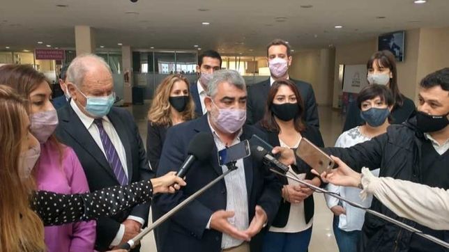 la oposicion neuquina se une y le traba a gutierrez el endeudamiento