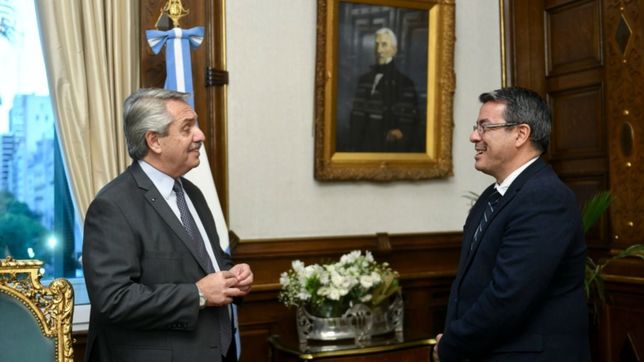 trafico de inquietudes y paso a paso por los votos: la mano invisible de martinez